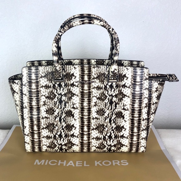 Michael Kors Handbags - 🎈SOLD🎈 NWT Michael Kors Large Snake Satchel Bag